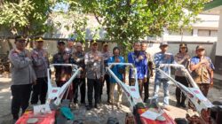 Kapolres Lombok Timur Serahkan Traktor ke Petani, Tiga Kelompok Tani Pringgabaya Dapat Bantuan