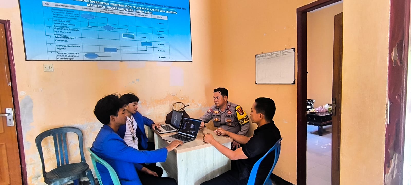 Bhabinkamtibmas Polsek Lingsar-Mahasiswa KKN