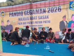 Polsek Narmada Kerahkan 26 Personel Kawal Tradisi Pandiq Gegaman Lombok 2026