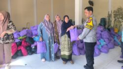 Polsek Lingsar Amankan Penyaluran 2.500 Paket Sembako Presiden