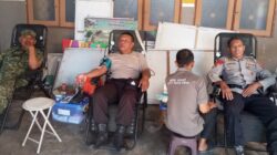 Personel Polsek Gunungsari Gelar Donor Darah