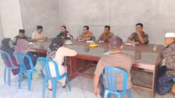 Bhabinkamtibmas Polsek Lingsar Kawal Perdamaian Warga dan Pantau Proyek Irigasi