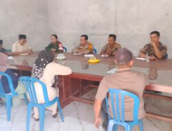 Bhabinkamtibmas Polsek Lingsar Kawal Perdamaian Warga dan Pantau Proyek Irigasi