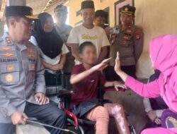 Jenguk Korban Kebakaran Ponpes di Lombok Tengah, Kapolda NTB Janji Kawal Restitusi dan Tuntaskan Kasus