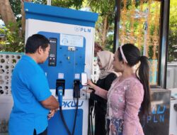 Srikandi PLN Tampilkan Kebaya untuk Perempuan Berdaya