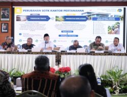 Beri Pengarahan Soal Layanan di Kanwil BPN Provinsi NTT, Menteri Nusron: Gunakan Sudut Pandang Masyarakat