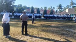 Polsek Narmada Edukasi Pelajar SMPN 3, Jangan Bawa Motor Jika Belum Cukup Umur
