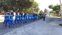 Ratusan Pelajar Gunungsari Ramaikan Gerak Jalan HUT RI, Polisi Siaga Amankan Rute