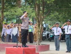 KAPOLRES LUWU UTARA GOES TO SCHOOL, PIMPIN UPACARA HINGGA MINTA GURU RAZIA PONSEL SISWA