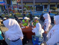 Bukan Cari Kesalahan, Polisi Tegur Pelajar Narmada Demi Keselamatan di Jalan