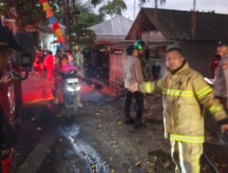 Polsek Gunungsari Gercep Tangani Dua Kebakaran di Dua Lokasi Berbeda