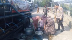 Warga Bukit Korea Gunungsari Krisis Air, Polresta Mataram Kirim 5.000 Liter Air Bersih