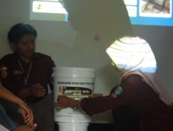 Mahasiswa KKN Unram Gelar Sosialisasi dan Praktik Pembuatan Komposter Mini di Dusun Embuk