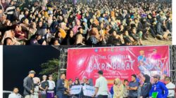 Malam Perdana Festival Gawe Beleq Sakbar Pecah! Ribuan Warga Terhipnotis Suara Serak Basah Gazali