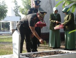 Kodim 1615 Lotim Ziarah TMP Rinjani Jelang HUT TNI