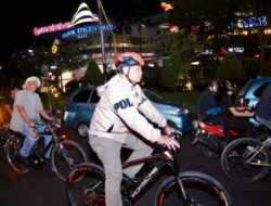 Kapolda NTB Gowes Pantau Kamtibmas Sambangi Poskamling