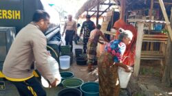 Krisis Air Bersih di Gunungsari, Polresta Mataram Kirim 5.000 Liter ke Bukit Korea