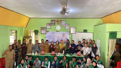 Dirangkaikan Penanaman Pohon, KKN UIN Palopo Desa Lumbewe Sukses Gelar Seminar Lingkungan Tumbuhkan Partisipasi Masyarakat