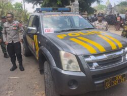 Polsek Gunungsari Kawal Dua Upacara Ngaben, AKP Rosyadi Pastikan Warga Nyaman