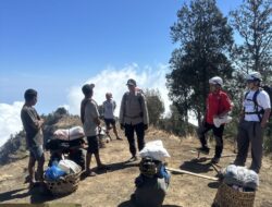 Patroli Gabungan Polsek Sembalun dan TNGR Sasar Area Camp Rinjani