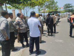 Lapak Pedagang di Pesisir Labuhan Haji Ditertibkan, Penjualan Miras Jadi Perhatian