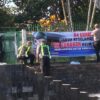 Cegah Kecelakaan, Polsek Narmada Pasang Banner Imbauan di Jalur Rawan