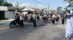 Polisi Kawal Kemeriahan Karnaval HUT ke-43 SMAN 1 Narmada hingga Finish