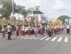 Polisi dan Pecalang Bersinergi Jaga Keamanan Pujawali di Tiga Pura Narmada