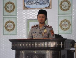 Jumat Keliling di Pringgabaya, Kapolres Lotim Ajak Warga Waspada Hoaks