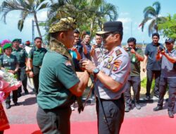 Irjen Kalingga Sambut Pangdam XXX/Rinambora di Bandara Internasional ZAM